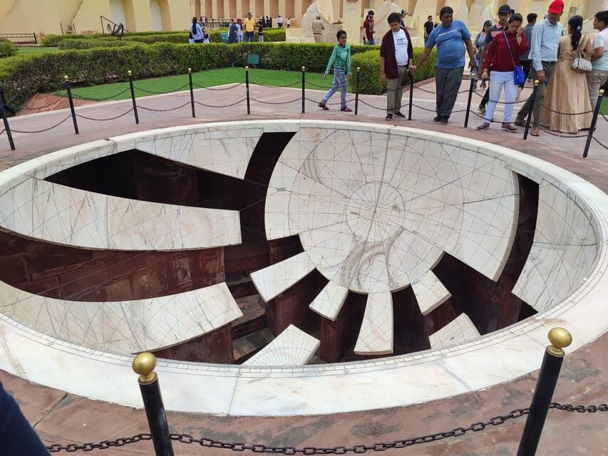 Local Jaipur city sightseeing with options - What about City Palace, Albert Hall, and Elefun?