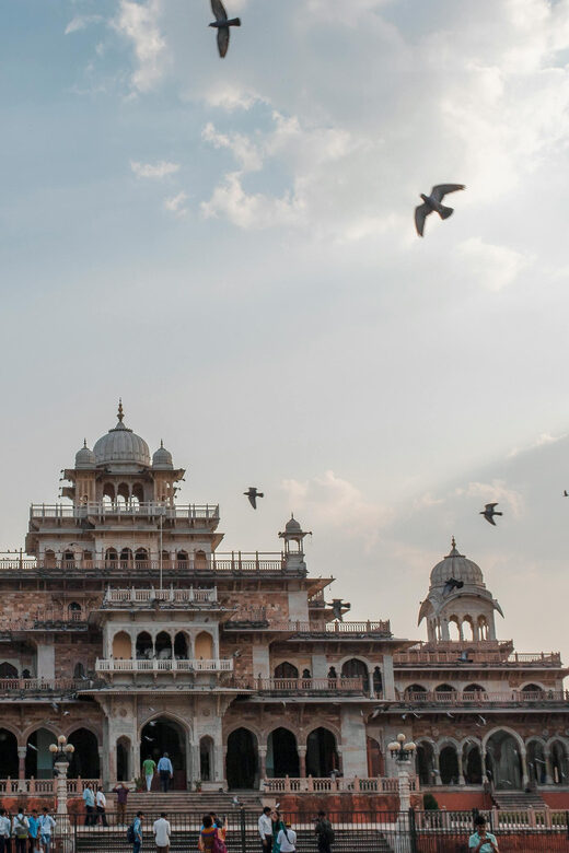 Local Jaipur city sightseeing with options - The guide is the difference maker here