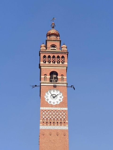 Lucknow Full day city tour - Bara Imambara and Imambara Road: Big Scale, Clear Context