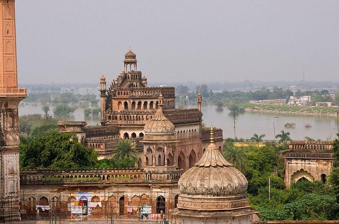 Lucknow tour in one day - Private & guided tour - Rumi Darwaza: the gateway photo stop with real architectural value