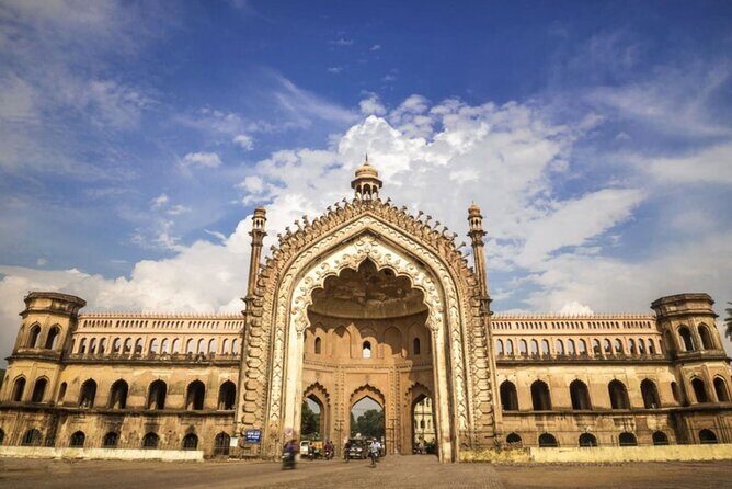 Lucknow tour in one day - Private & guided tour - La Martiniere College: education as a lens on colonial-era Lucknow