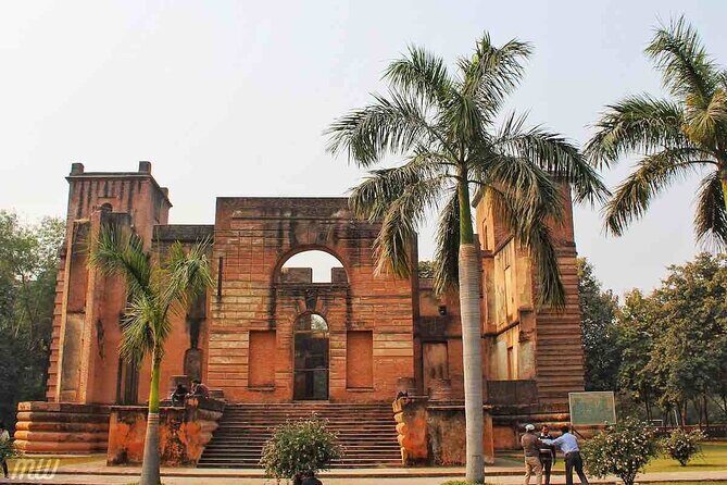 Lucknow tour in one day - Private & guided tour - Chhota Imambara: the maze-like interior experience