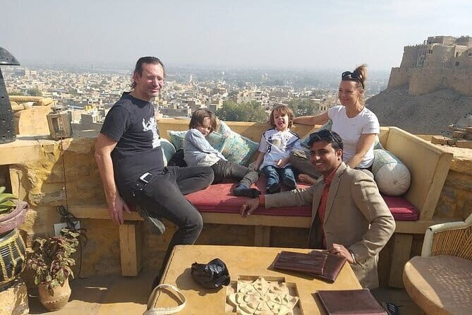 Luxury camping with cultural program in Thar Desert of Jaisalmer - Courtyard welcome: tea, snacks, and Rajasthani dancing