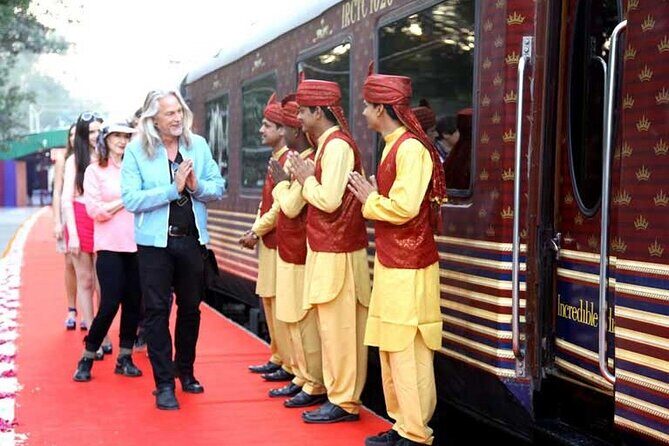 Luxury Taj Mahal Tour By SUPERFAST Train From Delhi - Agra Fort: more than a second stop