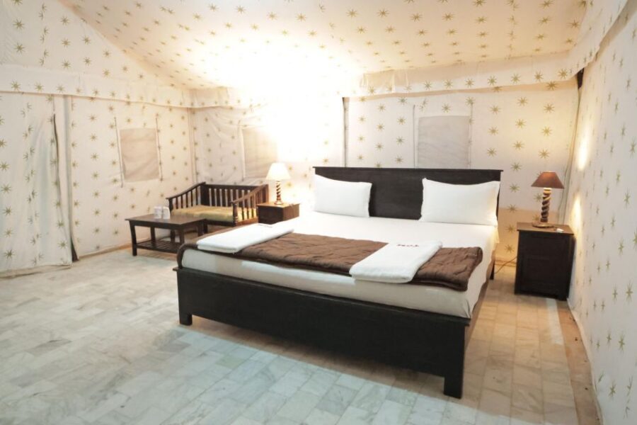 Luxury tent, dinner, breakfast, camel ride in thar desert - From your hotel to Kuldhara and Jeseri Lake