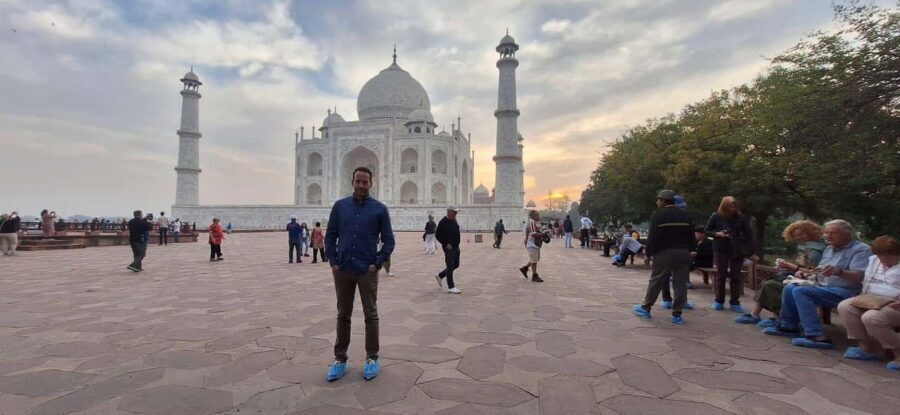 Luxury train tour from Delhi to Agra - Private pacing: why the guide and driver make the day work