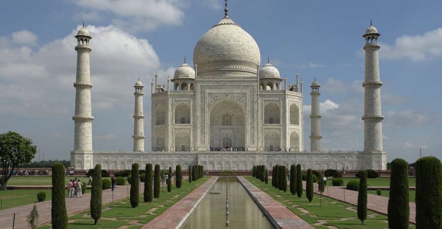 Luxury train tour from Delhi to Agra - Hotel pickup and AC transfers that cut the stress