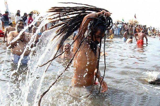 Maha Kumbh Mela 2025 budget tour package - Day 1: the 5:00 am push from Uttar Pradesh to Triveni Sangam