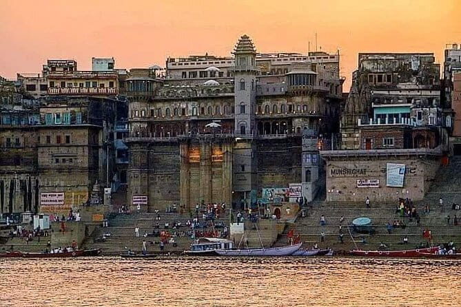 Maha Kumbh Mela 2025 budget tour package - Deluxe tent accommodation and vegetarian meals: comfort meets practicality