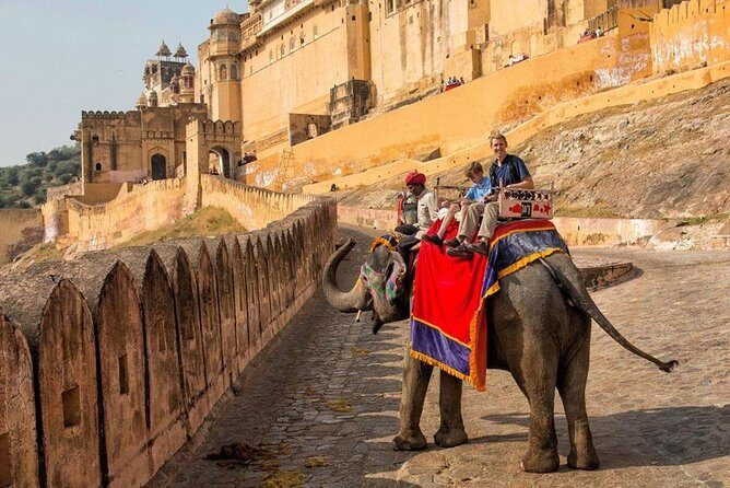 Majestic Golden Triangle With Varanasi - Road trip via Abhaneri and Fatehpur Sikri to Agra