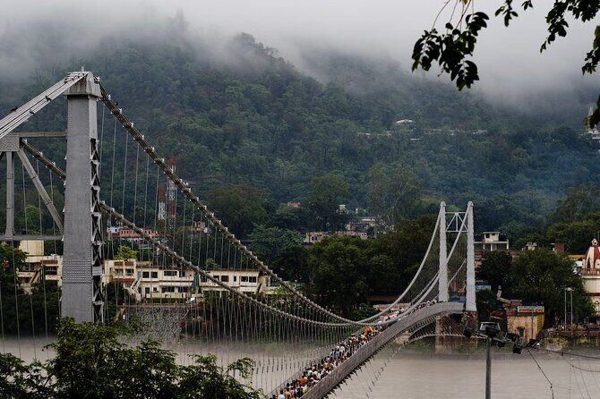 Moderate Himalayan Treks Near Rishikesh From Delhi - Day 2: Kunjapuri Camps and the 1,676 m Temple view chase