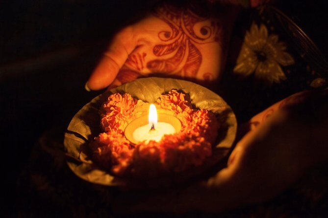 Mysticism of Varanasi with Ganga Aarti (2 Hours Walking Tour) - Dashashwamedh Ghat: Where the Evening Ritual Takes Center Stage