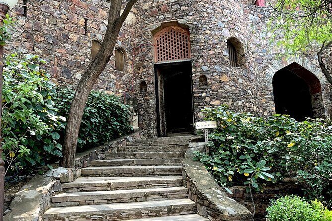 Neemrana Fort visit with Lunch From Delhi - Price and value: what $120 per person really covers