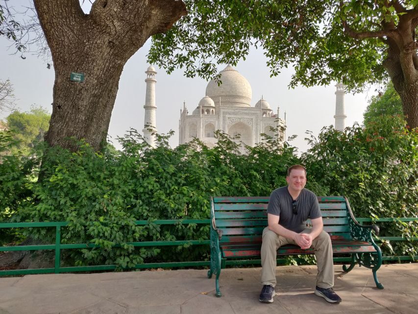 New Delhi: 2-Day Tour of Agra & Fatehpur by Superfast Train - Delhi to Agra by Gatimaan Express: the smart time-saver