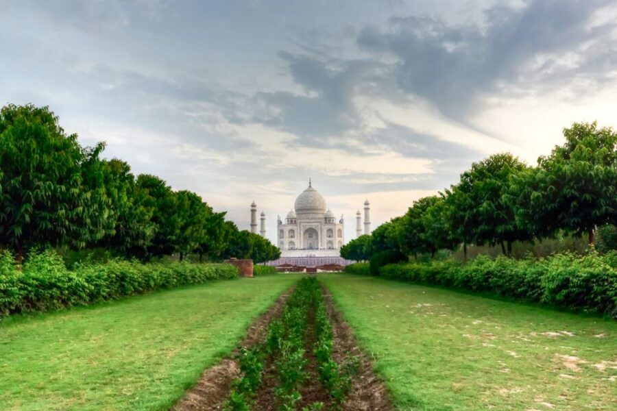 New Delhi: 2-Day Tour of Agra & Fatehpur by Superfast Train - Sunset at Mehtab Bagh: a Taj view that feels more relaxed
