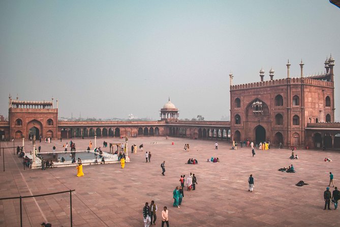 New Delhi Private City Day Tour with Guide Including Pick & Drop - Should you book this New Delhi private day tour?