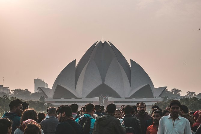 New Delhi Private City Day Tour with Guide Including Pick & Drop - Lotus Temple and Gurudwara Bangla Sahib: calm sights with included entry