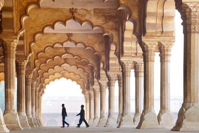 New Delhi:Agra Taj Mahal Private Car Sightseeing Tour - The Delhi to Agra rhythm: fast highway, long day