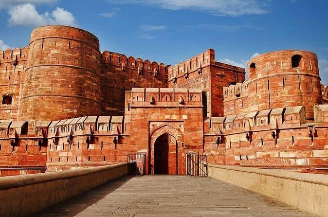 New Delhi:Agra Taj Mahal Private Car Sightseeing Tour - Private car details that actually matter