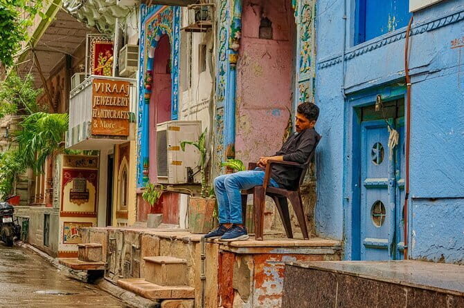 Old and New Delhi Delights Food, Culture and Heritage Tour - Old and New Delhi in One 8-Hour Hit