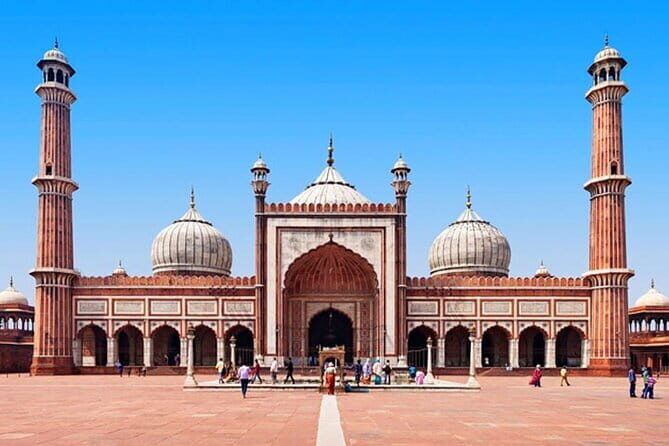Old and New Delhi Private City Tour - Lotus Temple: a calm final stop that feels like a reset