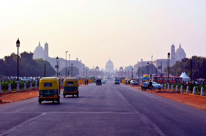 Old and New Delhi Private Guided City Tour - Lotus Temple: a calm counterweight before you head back
