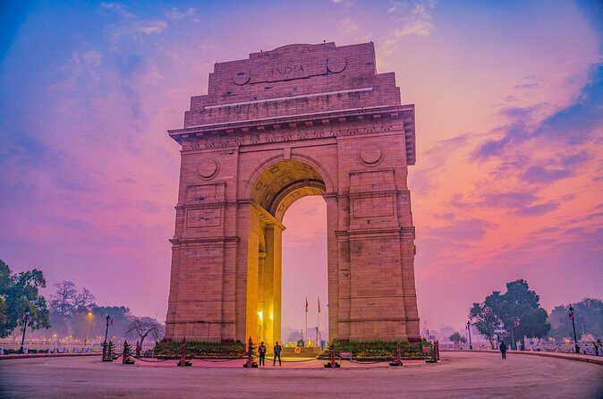 Old and New Delhi Private Guided City Tour - Comfort and timing: AC car, bottled water, and the traffic reality