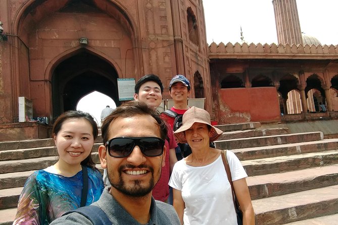 Old Delhi and Temples tour with a Local - Bangla Sahib: seeing Sikh life through langar
