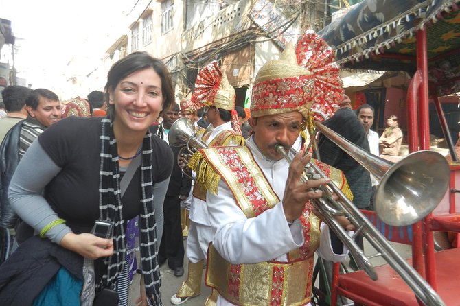 Old Delhi Food, Heritage&Cultural Walk with Rickshaw ride to Masterji Kee Haveli - The Rickshaw Ride Break: Saving Your Legs in Tight Lanes
