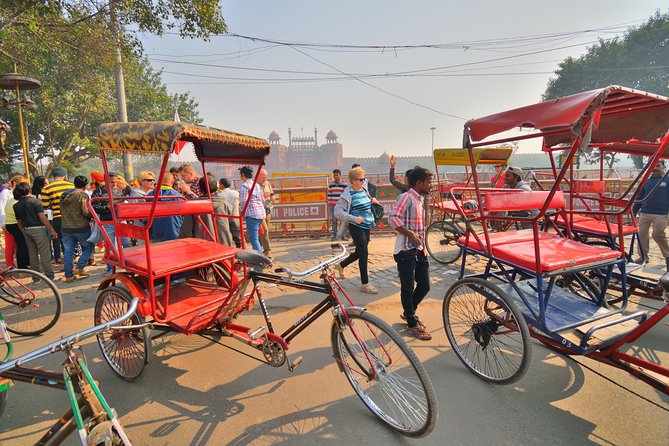 Old Delhi Street Food Tour – Explore Spices in Chandni Chowk - Balli Maran: Poets, Neighborhood Flavor, and Quick Bites