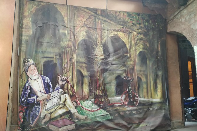 Old Delhi tour with a Local - Rickshaw to Jama Masjid: Mughals on a big scale