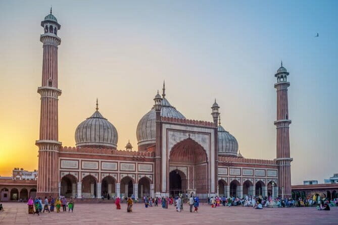 Old & New Delhi City Private Tour - Half Day or Full Day Options - Qutub Minar: the skyline moment, plus what to expect at the base