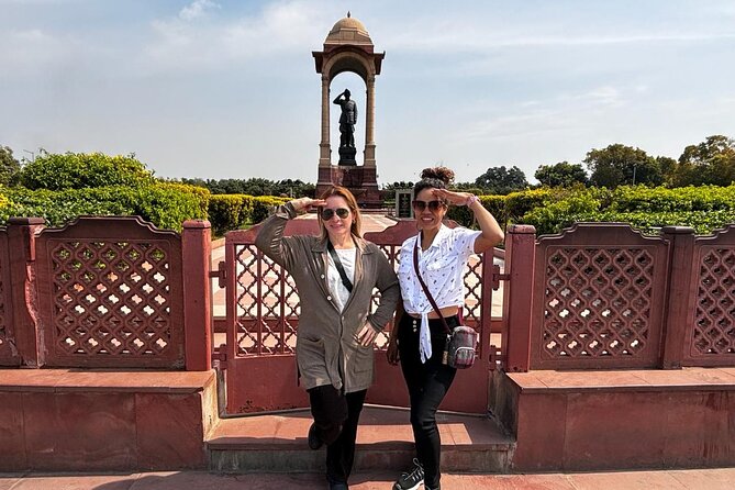 Old & New Delhi Full or Half Day Private Sightseeing Tour - Gurudwara Bangla Sahib: a calmer reset in the middle of the day