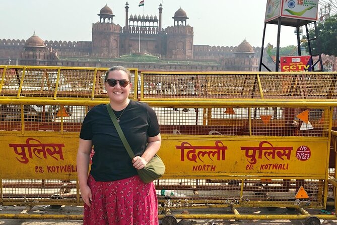 Old & New Delhi Private Tour - Female Guide & Rickshaw - Connaught Place for Shopping and Souvenirs: Easy Ending Zone