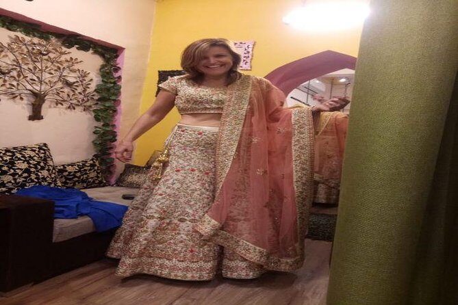 Personalized Old & New Delhi Markets & Shopping Tour - Khan Market and Lodhi Garden: a style change with modern comfort