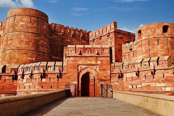 Private 02 Days Taj Mahal Tour From Jaipur - Day 1 Agra Fort: power, walls, and Mughal-era scale