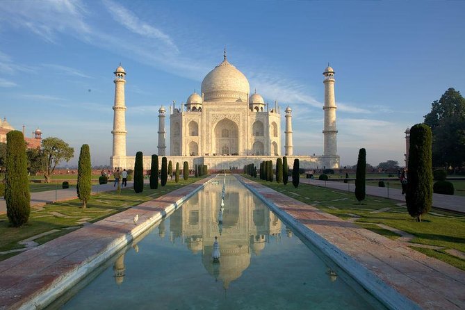 Private 3-Day Luxury Golden Triangle Tour to Agra and Jaipur From New Delhi - Agra Fort: more than a background for photos