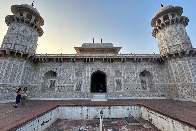 Private 5-Day Golden Triangle Tour: Delhi, Agra & Jaipur by Car - Day 4 in Jaipur: Amber Fort by Jeep Plus Jaipur Icon Photos