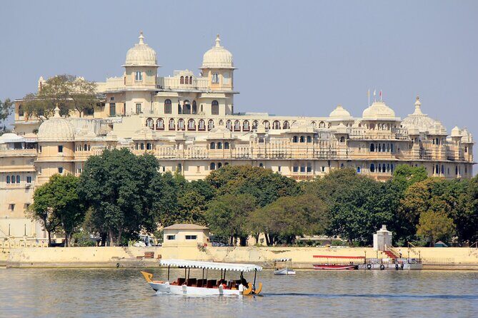 Private 7 Day Tour of Udaipur Chittorgarh Pushkar and Jaipur - A Smart Private Route Through Rajasthan