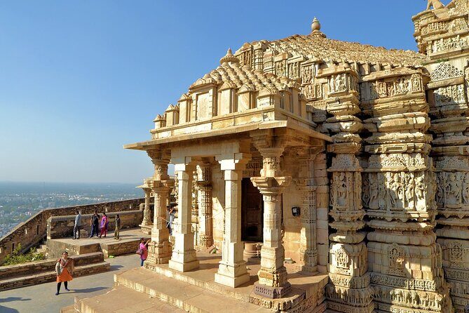 Private 7 Day Tour of Udaipur Chittorgarh Pushkar and Jaipur - Day 5 Jaipur Full-Day Machine: Hawa Mahal to Jantar Mantar to Albert Hall, Then Chokhi Dhani