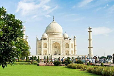 Private Agra Day Trip by Express Train -Taj Mahal & 5-Star Lunch - Lunch in Agra: the 5-star buffet option and the drinks catch