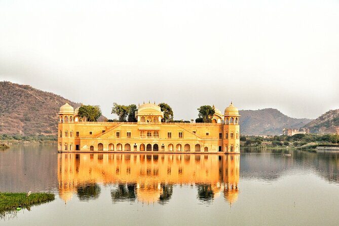 Private Amer Fort and Jaipur City Tour from Delhi By Car - Private Car Logistics: Comfort, Group Size, and Customization