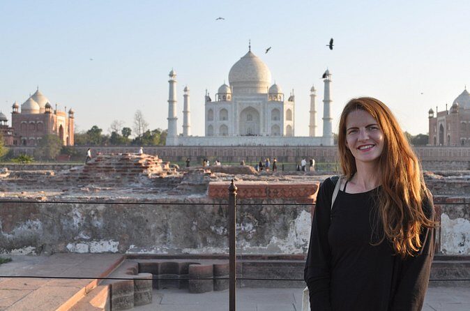 Private Car from Delhi to Taj Mahal with Driver and Local Guide - Price and value: is $40 per person a good deal?