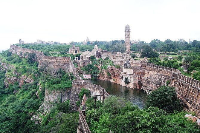 Private Chittoor Sightseeing Tour - Kirti Stambh (Tower of Fame): plan for a full history stop