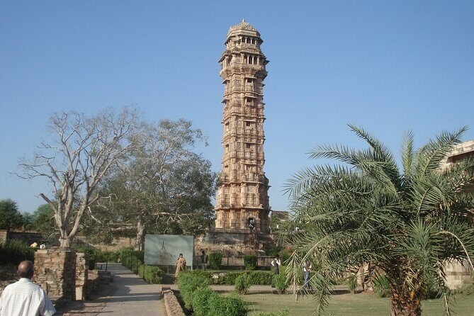Private Chittorgarh Day Trip from Udaipur with Optional Guide - Chittorgarh Fort in One Day: What You’ll Actually Get