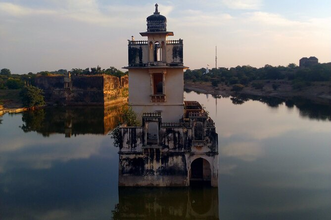 Private Chittorgarh Fort Day Tour with Guide, Lunch and Tickets - Rana Kumbha Mahal: where the poet and the legend overlap