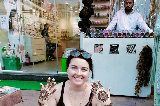 Private Customized Delhi Shopping Tour with Female Consultant - A Female Consultant in Delhi Markets: Less Guessing, More Buying