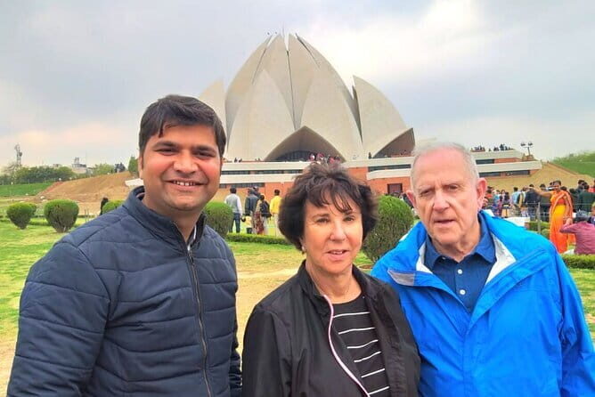 Private Customized Tour Of Old/New Delhi Spiritual Sites - India Gate, Rajpath, and the government-bulding photo moments