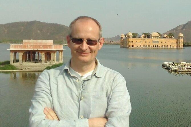 Private Day Tour of Jaipur with a Guide and Including Lunch - Why the Guide Matters: Neeraj’s Flexibility and On-Time Control
