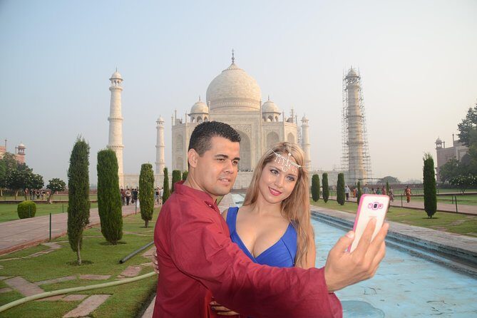 Private Day Tour of Taj Mahal and Agra Fort By Super fast train - The train ride: Gatimaan Express with breakfast and evening snacks